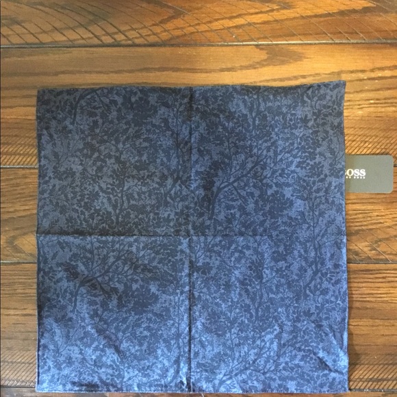 NWT Hugo Boss Men’s Pocket Handkerchief - Picture 5 of 8